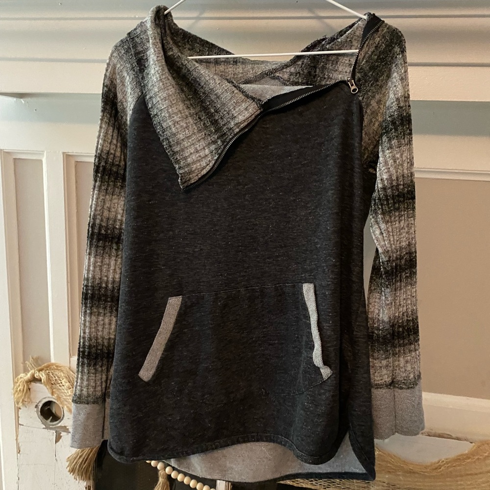 Zip neck Long sleeve Sweater